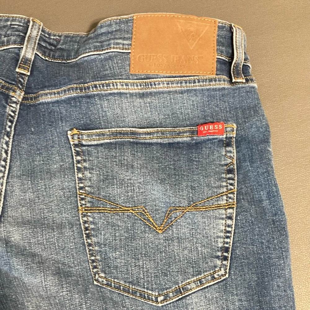 GUESS Classic Blue Jean Shorts w/ Stretch Men’s 38W - Picture 5 of 8